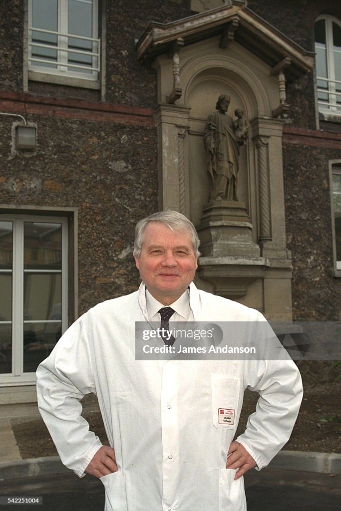 PROFESSOR LUC MONTAGNIER AT ST JOSPEH'S HOSPITAL