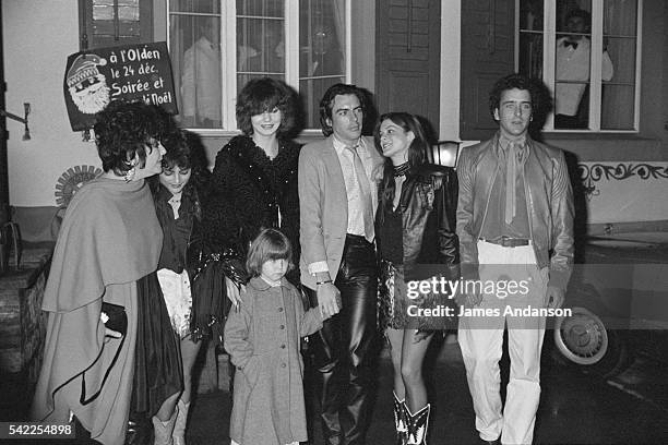 Elizabeth Taylor, Liza Todd Taylor, Maria Burton , Michael Howard -Wilding Jr. And his three-year-old daughter Noami, Aileen and her husband,...