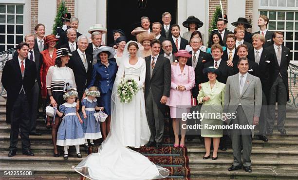 Marilene and Maurits Van Vollenhoven pose with all their family.