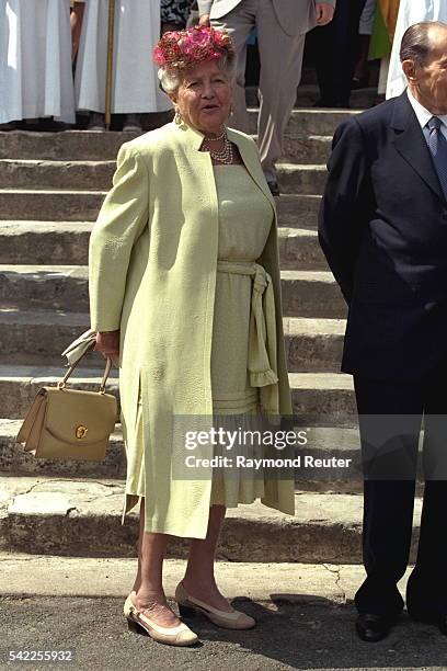 Count Countess 25 Count Of Paris Celebrates 90th Birthday At Amboise Stock Photos ...
