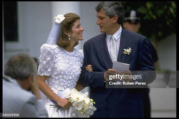 fotos e imágenes de Vestido De Novia - Getty Images fotos e imágenes de Vestido De Novia - Getty Images