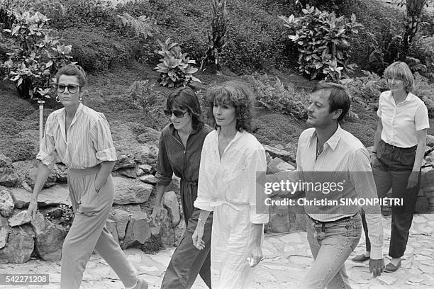 The family of American actor Henry Fonda, daughters Jane and Amy, wife Shirlee, son Peter and third wife Suzan Blanchard, arrive for a press...