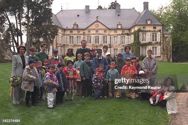 CHILDREN WITH CANCER AT THE FISCHBACH CASTLE