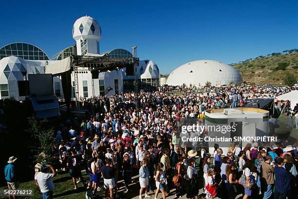 Crowds of tourists visit Space Biosphere.