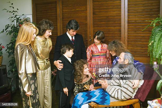 Henry Fonda wins the award for Best Actor in a Leading Role for On Golden Pond, directed by Mark Rydell. He is surrounded by his granddaughter,...