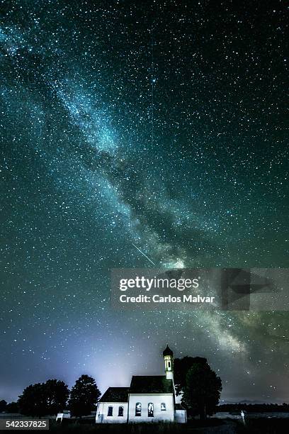 chapel and milky way - raisting stock-fotos und bilder