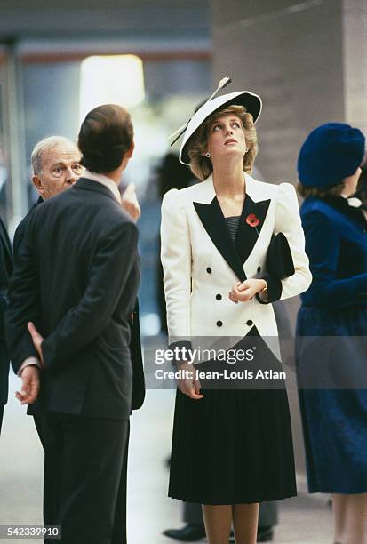 Prince Charles and Princess Diana of Wales visit Washington's National Gallery during their official trip to the United States.