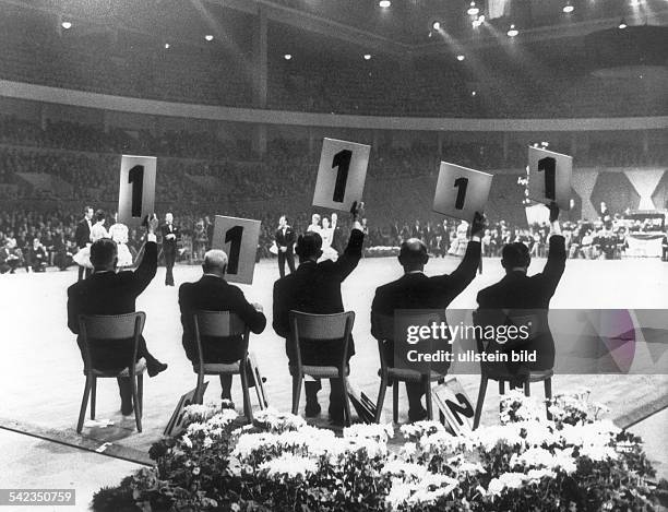 Preisrichter bei derTanz-Europameisterschaft in derDeutschlandhalle, Berlin- 1965