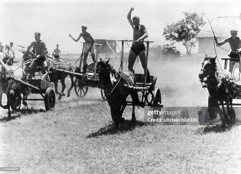 Second World War: SS men in their spare time during the Russian campaign