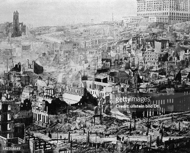 Nach dem Erdbeben von 1906; r. Oben Fairmont Hotel