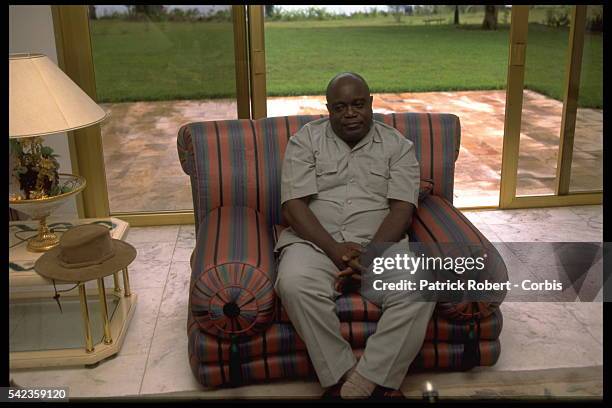 Laurent-D{sir{ Kabila holds a press conference in Mobutu's house in Goma.