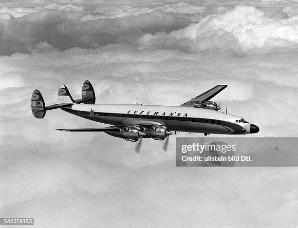 Lockheed Super Zip 166 Lockheed Super Constellation Stock Photos, High-Res Pictures, and ...