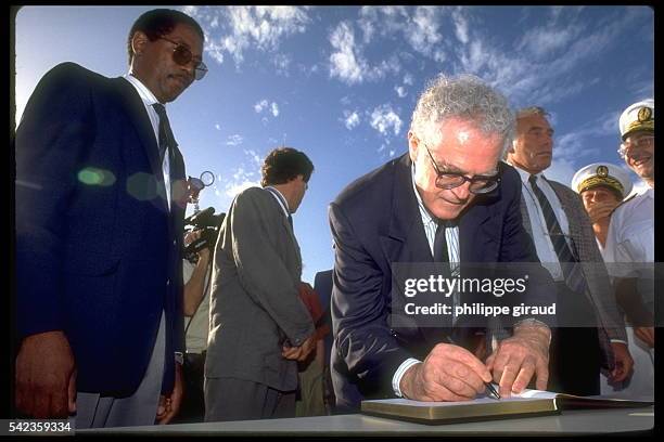 LIONEL JOSPIN VISITING GUADELOUPE