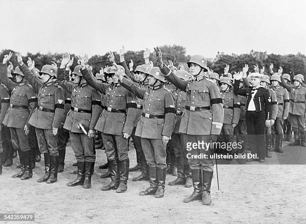 Germany, military, Reichswehr: Soldiers of the Wachregiment at the Moabit barracks in Berlin swearing the oath of loyalty to Adolf Hitler, following...