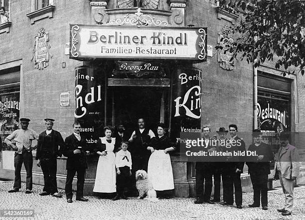 Familien-Restaurant Georg Rau, Berlin - Rixdorf, Panierstrasse, Ecke Maybachufer; Gebäude erbaut 1901 von W. Lucas- Aussenansicht, um 1901