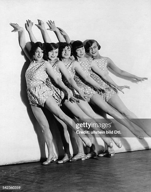 Germany Free State Prussia Berlin Berlin: Revue girls The Tiller-Girls at a dance competition in the Berliner Sportpalast - 1928 - Photographer:...