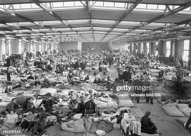 Refugees from East Germany Transit camp for refugees in Berlin - Charlottenburg - 1953