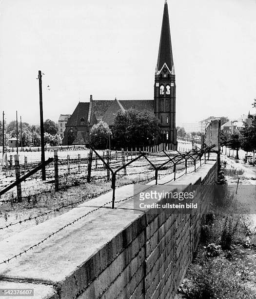 Germany / GDR, Berlin Bernauer Strasse and "Versoehnungskirche" . 1966. Picture taken by Fritz Eschen
