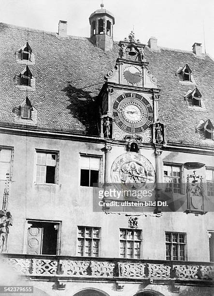 Aastronomische Uhr von Isak Herbrecht amRathaus Heilbronn- ca. 1910