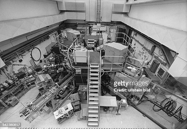 Ein 'Tandem - Teilchenbeschleuniger'- 1986