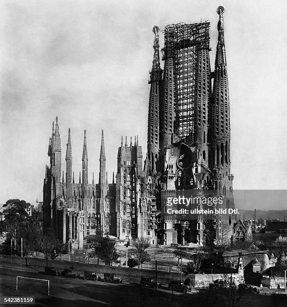 Barcelona, Spanien: Kirche 'Sagrada Familia' , AussenansichtArchitekt: Antonio Gaudi y Cornet- veröff. In Querschnitt 8/1929
