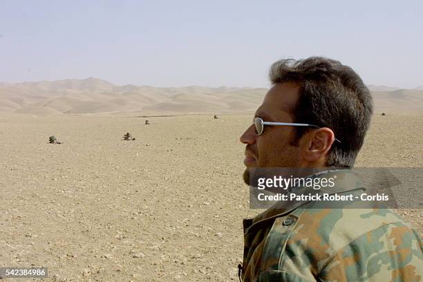 Le général Baryalai Khan , proche de Massoud, fait manouvrer ses troupes en vue d'une prochaine offensive sur les Talibans, plateau de Lala Maydan.