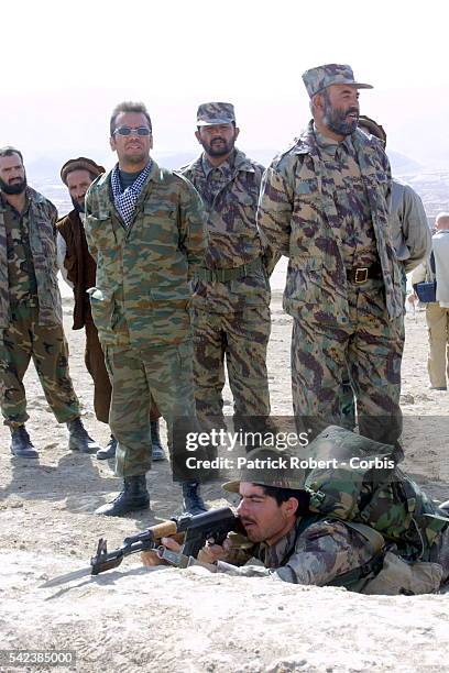 Le général Baryalai Khan , proche de Massoud, fait manouvrer ses troupes en vue d'une prochaine offensive sur les Talibans.