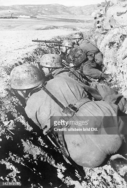Theater of war, North African campaign : Tunesia - germann paratroopers in foremost position of the front line. Feb./ March 1943