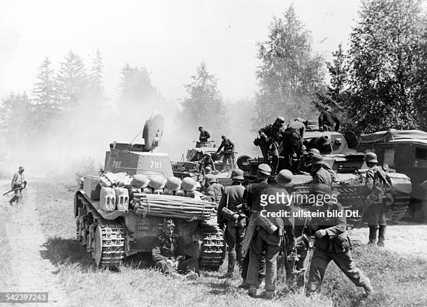 Zweiter Weltkrieg, Russlandfeldzug 1941 - Ostfront'Unternehmen Barbarossa'Deutscher Angriff auf die Sowjetunion ab - Vormarschpause einer...