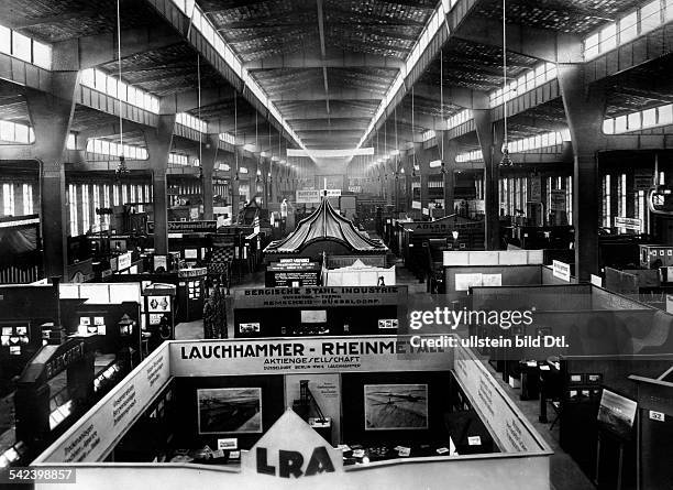 Leipzig, Messe: Ausstellung Deutscher Industriekonzernei.H. Die Braunkohlenfachmesse .um 1928