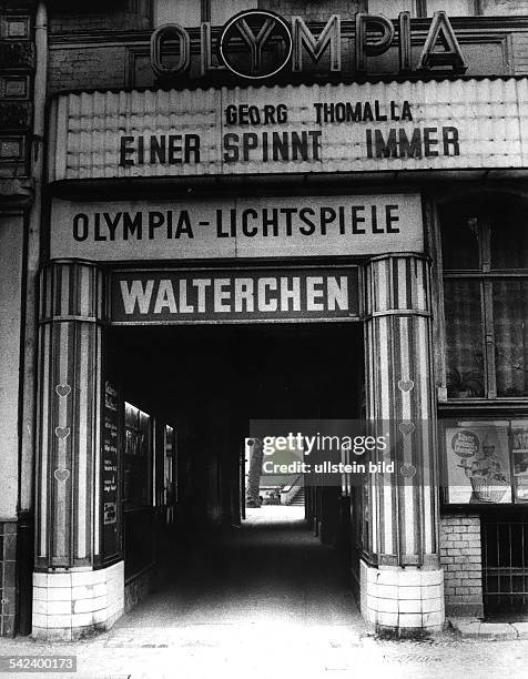 Aussenansicht mit dem Kino ' Olympia - Lichtspiele'- 1972