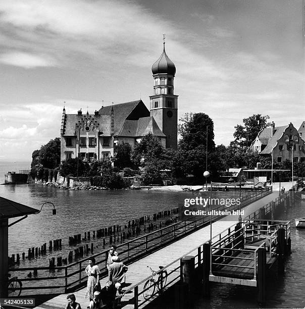 Wasserburg Am Bodensee Photos And Premium High Res Pictures Getty Images wasserburg-am-bodensee-photos-and-premium-high-res-pictures-getty-images