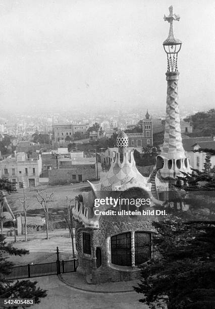 Barcelona, Spanien: Das Pförtnerhaus im 'Parque Güell'Architekt: Antonio Gaudi y Cornet- um 1928