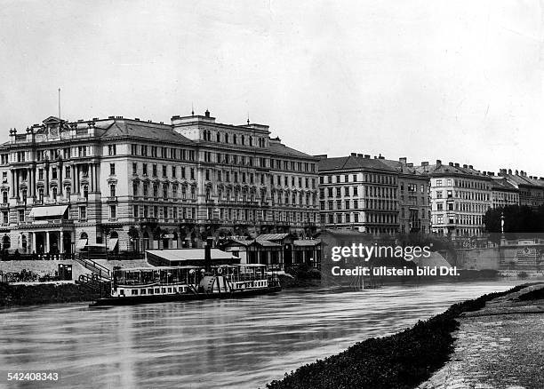 Donaukanal mit dem Hotel Metropole in Wien, Österreich- 1900