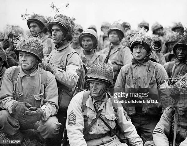 After D-Day: Allied paratroopers receive final instructions for the planned invasion on the Normandy coast- early June 1944