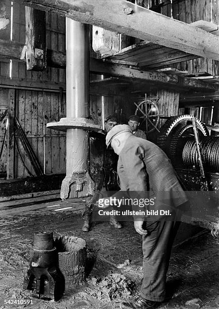 Auswechseln des stumpfen Ölbohrmeissels- 1934