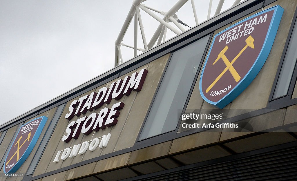 Mark Noble Opens the New West Ham Club Shop at Olympic Park