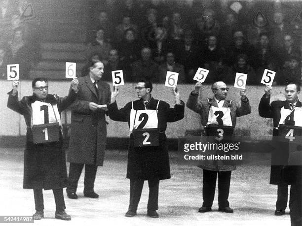 Preisrichter auf dem Eis im SportpalastBerlin- 1963