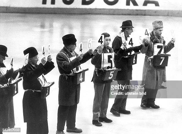 Preisrichter auf dem Eis im SportpalastBerlin- 1961