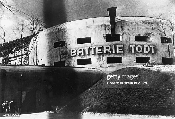 Batterie Todt Photos and Premium High Res Pictures - Getty Images