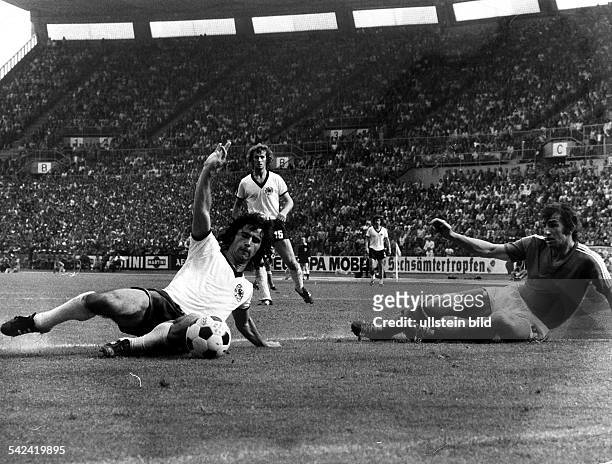 World Cup in Germany 2nd round in Duesseldorf: Germany 2 - 0 Yugoslavia - Scene of the match: Gerd Mueller scoring the 2 - 0 - June 1974