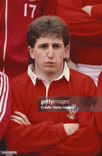 Wales fly half Jonathan Davies pictured prior to a Five Nations match against Ireland at Lansdowne Road on March 5, 1988 in Dublin, Ireland.