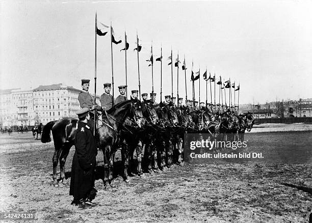 German Empire, military: 1. Garde-Dragoner Regiment in Berlin Kreuzberg: dragoons exercising on horses, 1905