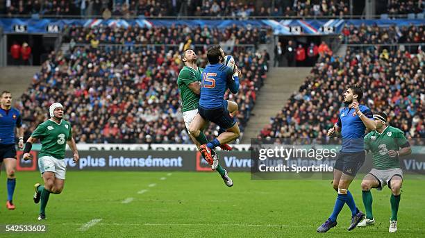 February 2016; Maxime Médard, France, fields a high ball ahead of Rob Kearney, Ireland. RBS Six Nations Rugby Championship, France v Ireland. Stade...