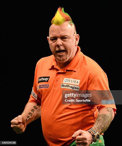 Febraury 2016; Peter Wright competes against James Wade during the Betway Premier League Darts. 3 Arena, Dublin. Picture credit: Seb Daly / SPORTSFILE