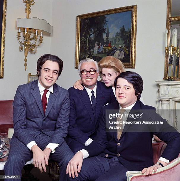 Italian actor Vittorio De Sica and his wife Maria Mercader with their children Manuel and Christian in their house. Rome, January 1963