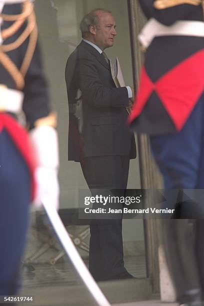 Hubert Vedrine, ministre des affaires étrangères.