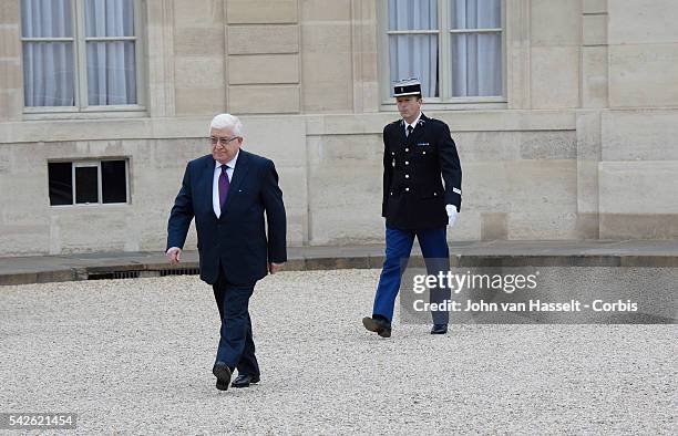 The president of Iraq Fuad Masum meets President Francois Hollande at the Elysée Palace in Paris. Photo by John van Hasselt