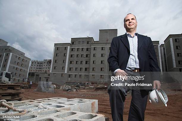 Leonardo Guimaraes Correa of MRV Engenharia, at a low income construction site in Maua, Brazil. | Location: Maua, Sao Paulo, Brazil.