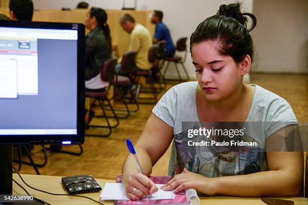 Nayara Aparecida da Silva writes about a job opening at CAT Centro de Apoio ao Trabalho, Sao Paulo, Brazil on August 31st, 2015